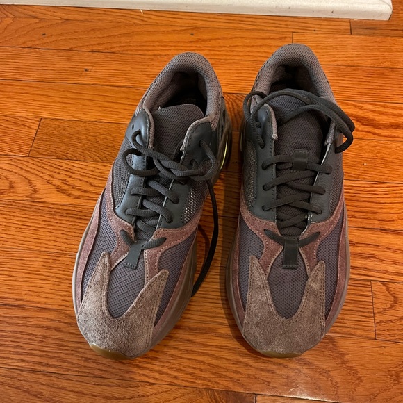Adidas Yeezy Boost 700 V1 Mauve, Men’s size 10 - Picture 3 of 9